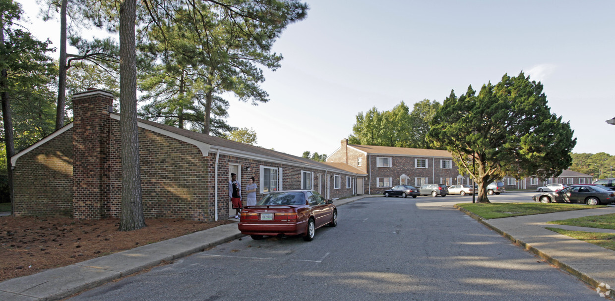 Primary Photo - Oconee Shores Apartments