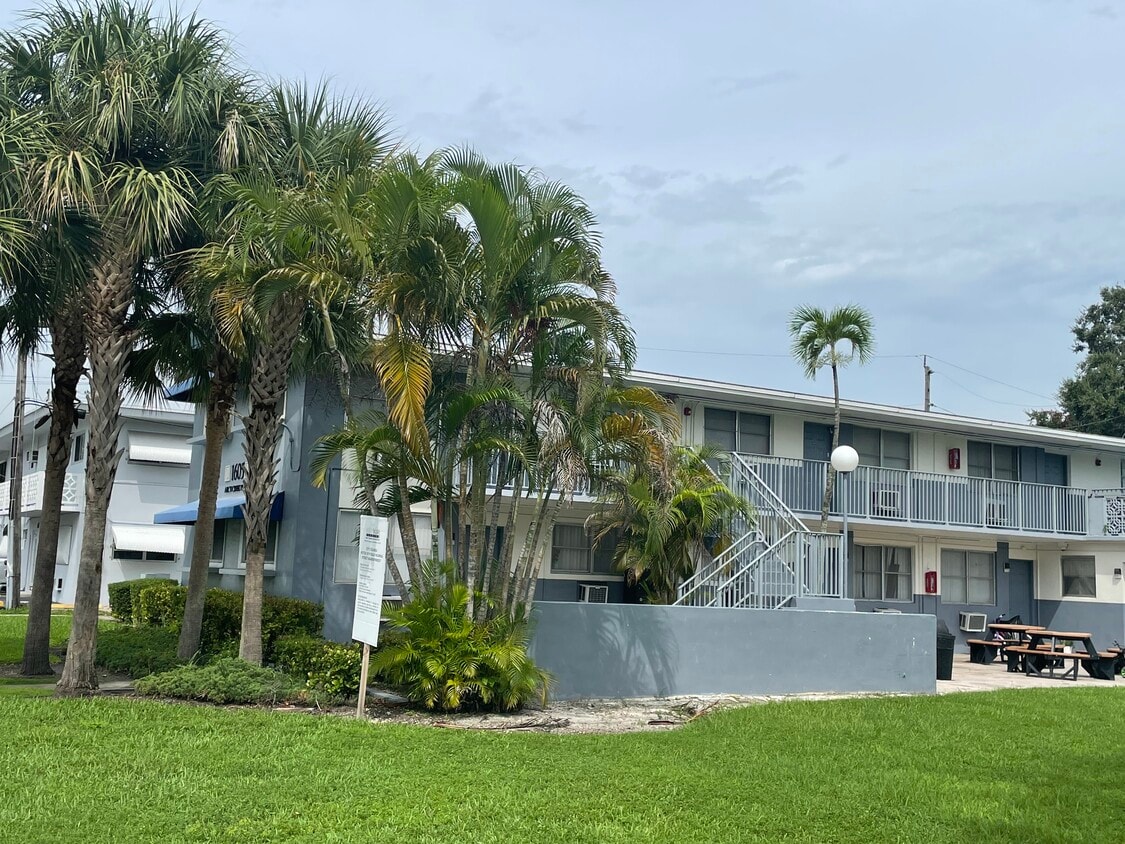 1605 NE 126 Street - 1605 NE 126 Street