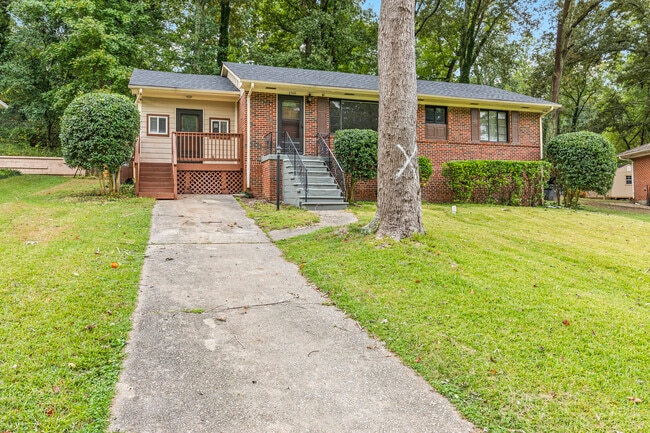 Building Photo - 2788 Lancaster Dr