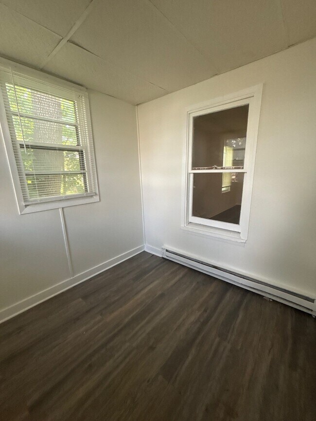 Building Photo - 526 Blair Ave