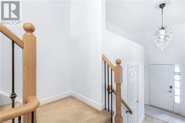 Building Photo - 100 Beddoe Dr