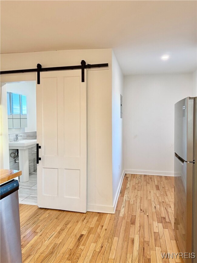 Foto del edificio - 56 Trinity Pl