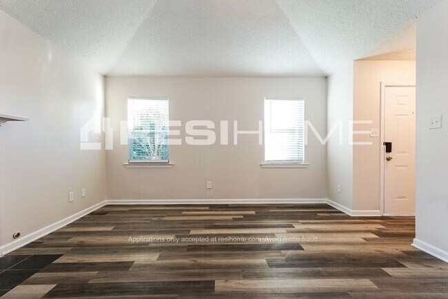 Building Photo - 128 Cedar Bend Dr