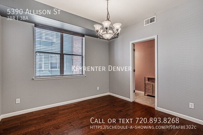 Building Photo - Gorgeous 3 Bed 2.5 Bath Condo in Olde Town...