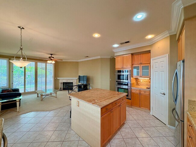Building Photo - Beautiful 3 Bedroom Plus Office One Story ...