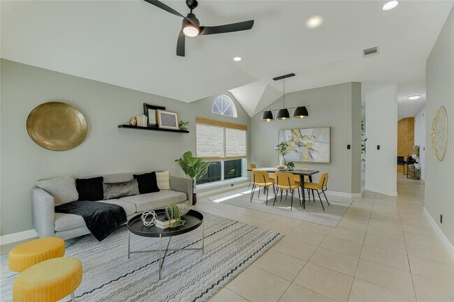 Foto del edificio - 10916 Sierra Oaks