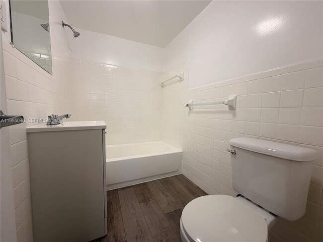 Foto del edificio - 143 SW 9th St