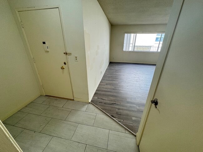 Building Photo - 1825 Glendon Ave