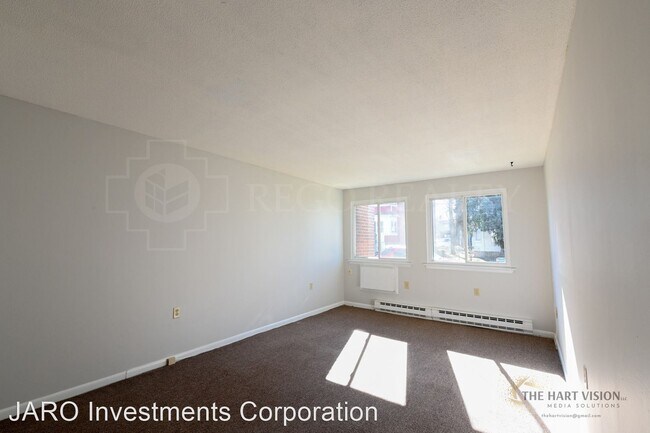 Building Photo - 34 Wilson St