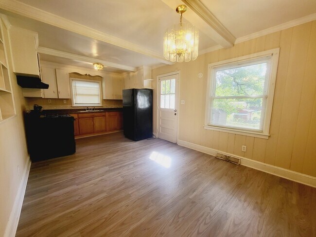 Foto del edificio - 3720 Blandwood Dr