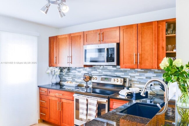 Foto del edificio - 445 NE 195th St