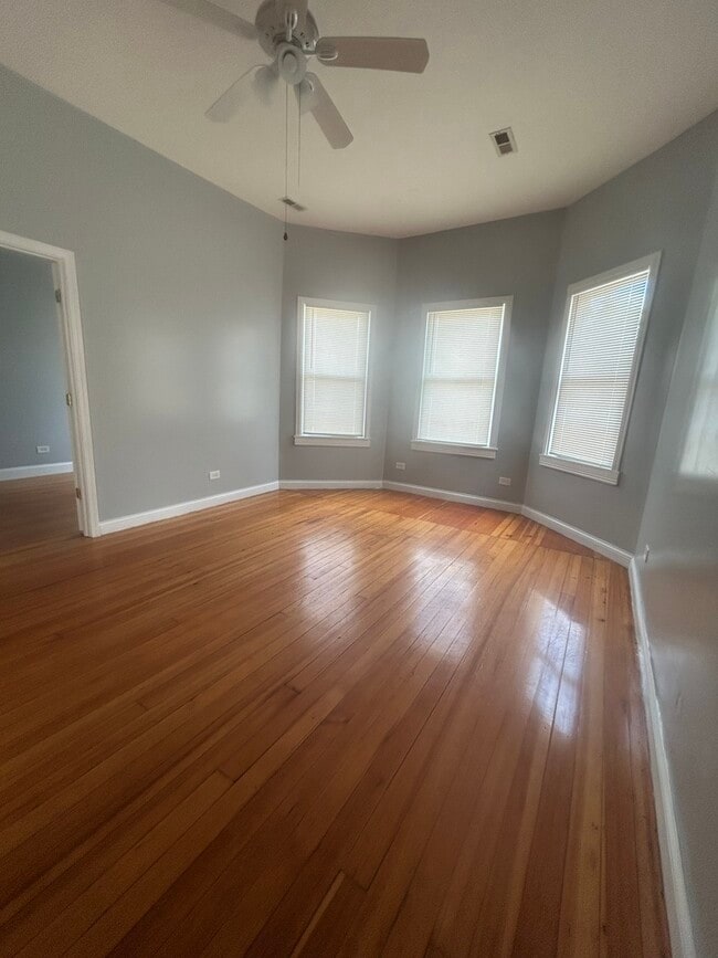 Building Photo - 2414 N Lawndale Ave