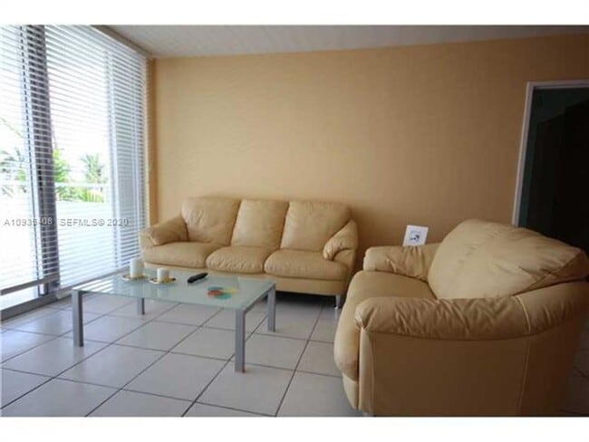 Building Photo - 5161 Collins Ave