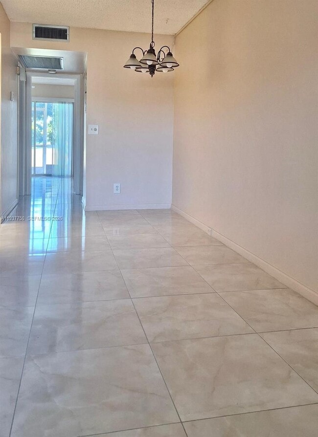 Foto del edificio - 400 SW 134th Way