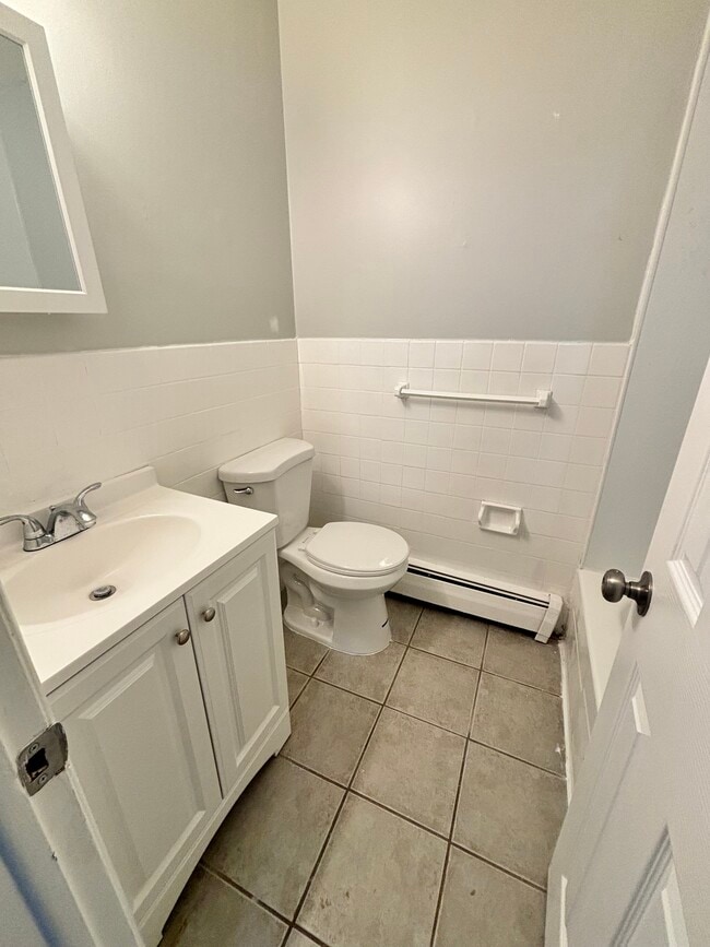 Building Photo - Crestview Apartments