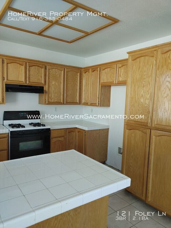 Building Photo - Comfortable home in Folsom!