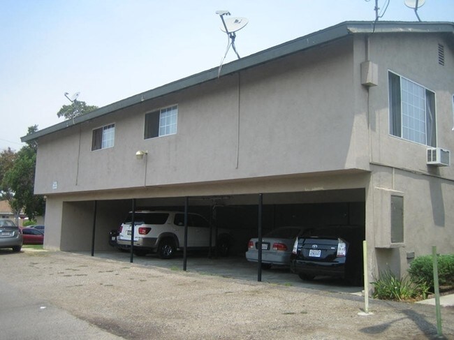 Building Photo - 3900 E Riverdale Ave