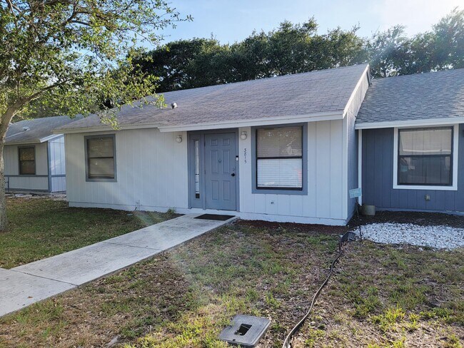 Building Photo - 3815 Woodridge Terrace