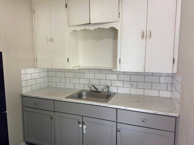 Building Photo - 1401 Fillmore St