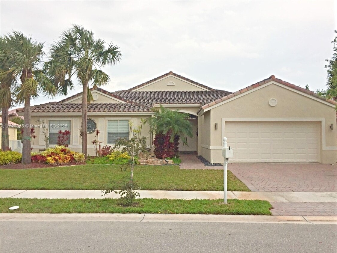 Primary Photo - 743 SW 190th Ave