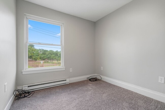 Building Photo - Beautiful 3 Bedroom House in Munhall available now!