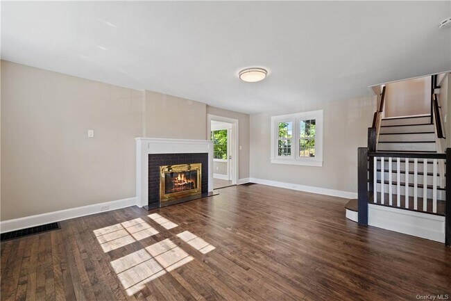 Building Photo - 317 Bronxville Rd