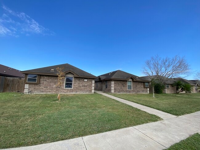 Building Photo - 302 W Amy Dr
