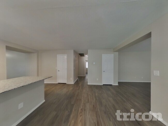 Foto del edificio - 3326 W St Anne Ave