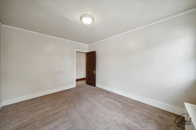 Foto del edificio - 24370 Fern Ave