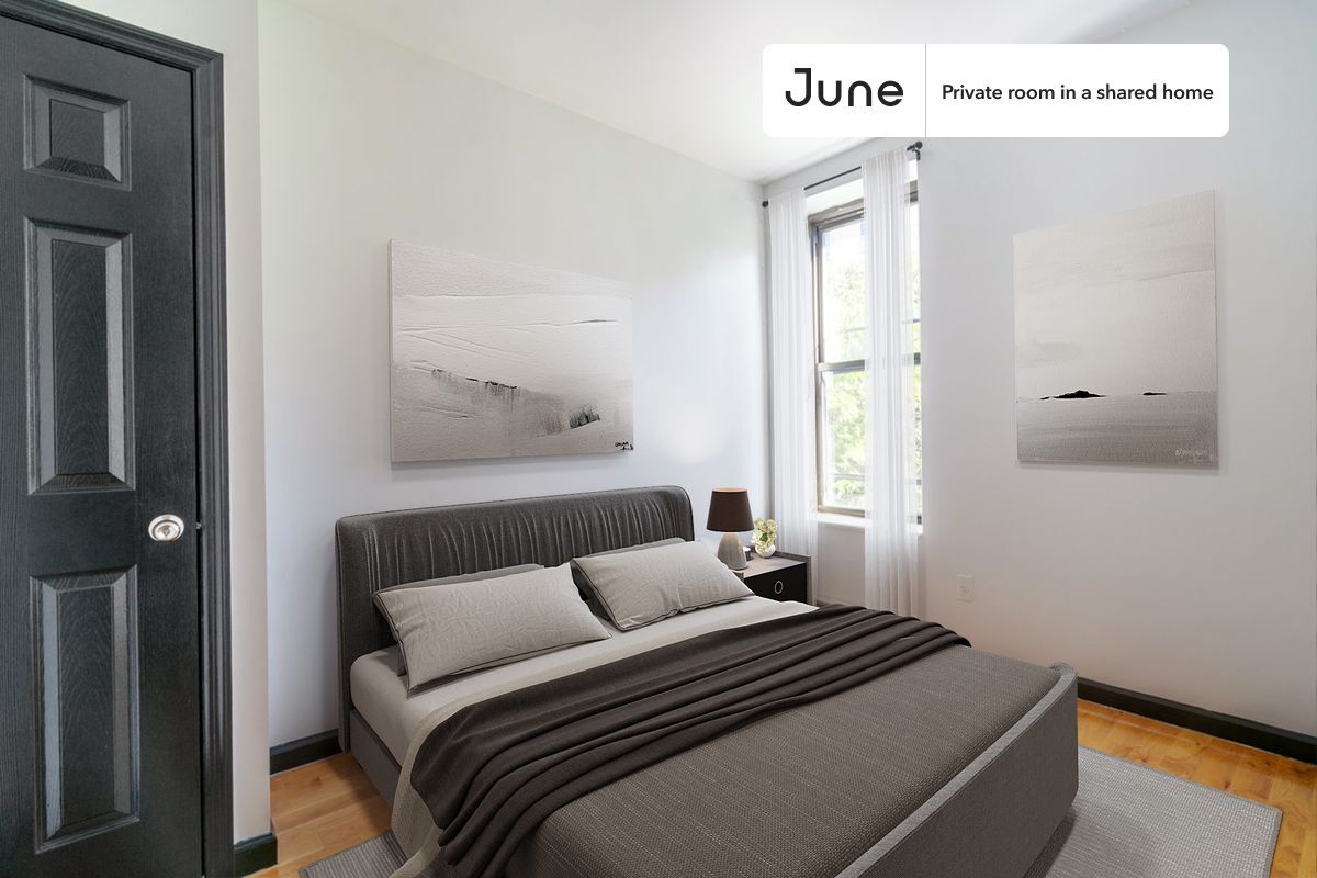 Foto principal - Room in Shared 3 bed/2 bath home