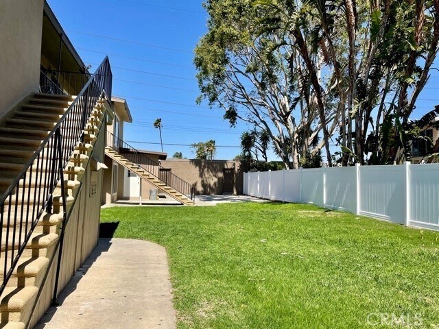 Foto del edificio - 1835 W Crestwood Ln