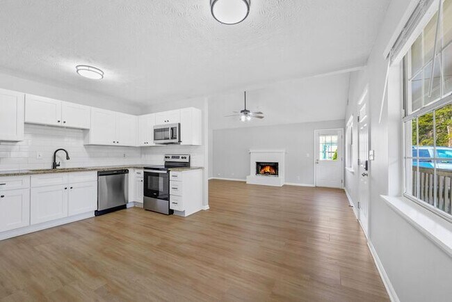 Foto del edificio - 4660 Bryant Rd