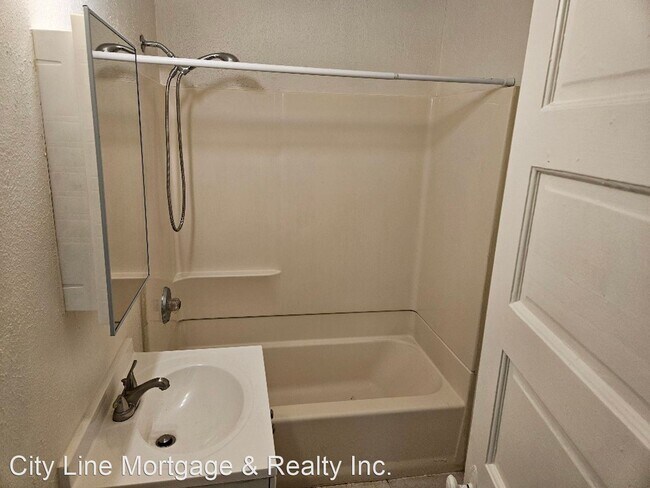 Foto del edificio - 1 br, 1 bath House - 136 Pennsylvania Ave. #3