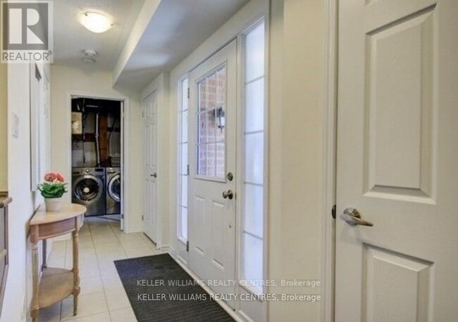 Building Photo - 1570 Leblanc Ct
