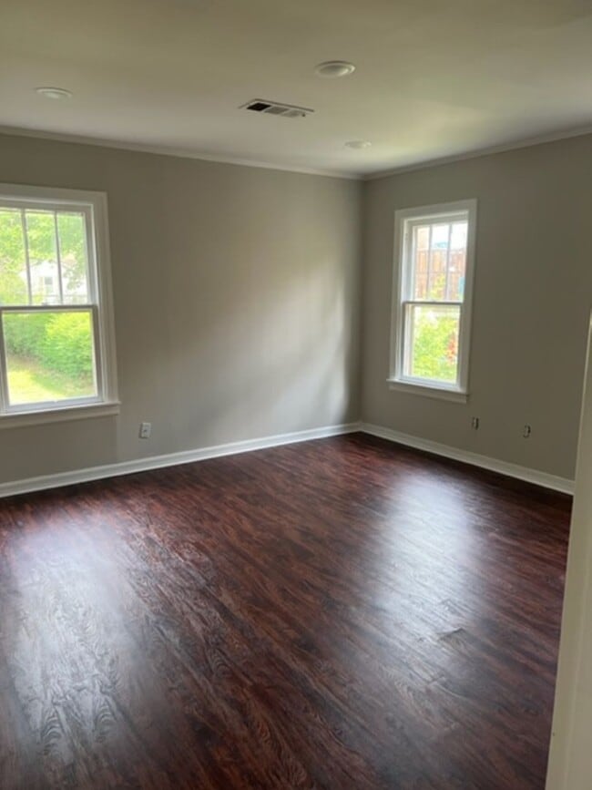 Building Photo - 1305 Turner-Now Pre-Leasing!