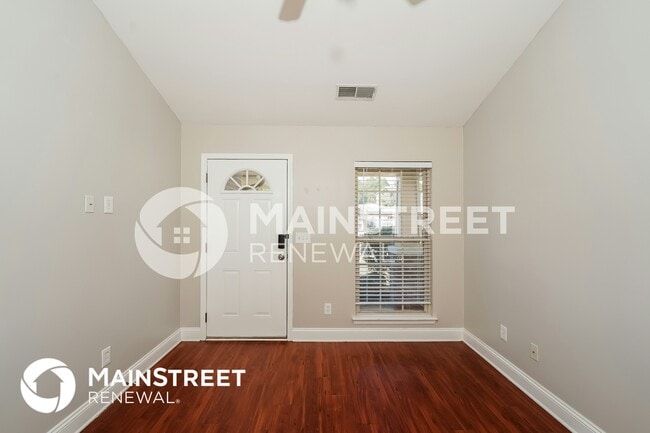 Building Photo - 50 Clover St