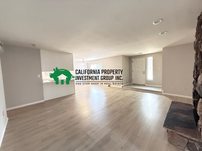 Building Photo - 5422 Marconi Ave