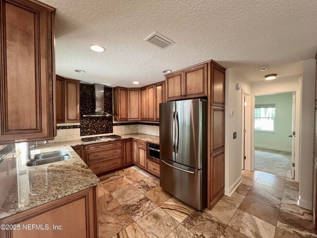 Building Photo - 101 Sanchez Ct