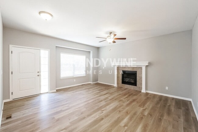 Foto del edificio - 713 Poplar Cir