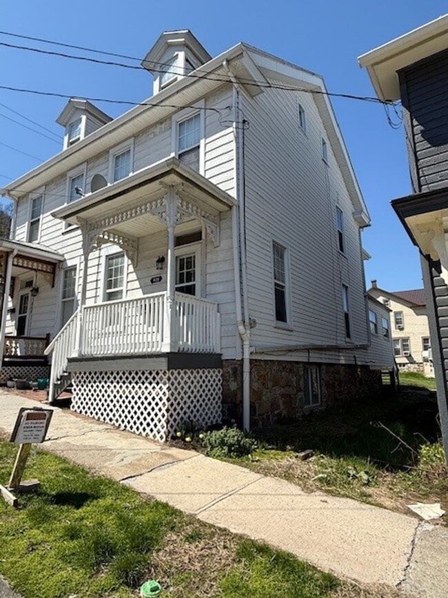 Building Photo - 438 Mulberry St