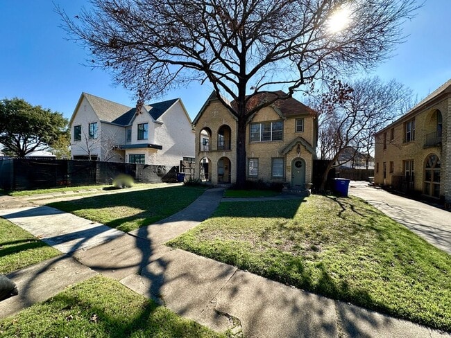 Building Photo - 6344-6346 Goliad Ave