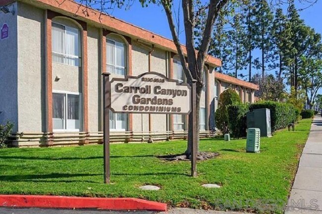 Foto del edificio - 9528 Carroll Canyon Rd