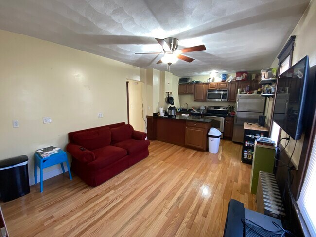 Foto del edificio - 221 Holland St