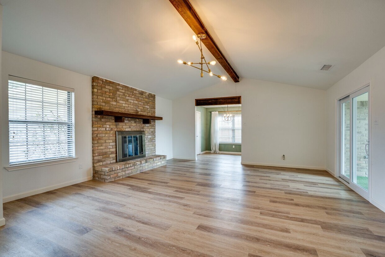 Foto principal - 2106 South Moor Drive Carrolton, TX 75006