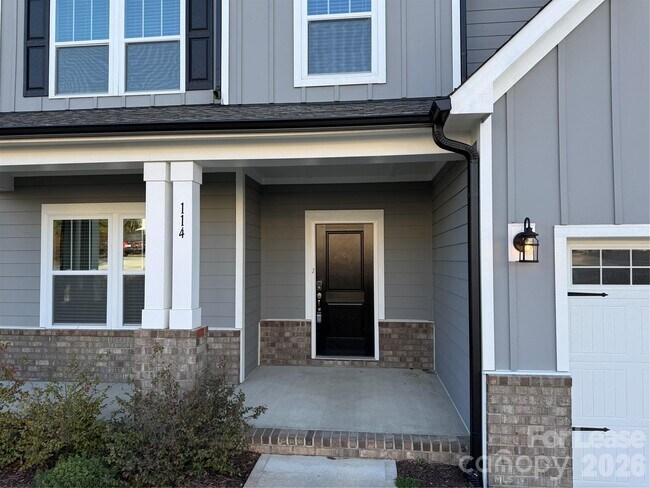 Foto del edificio - 114 Ryan Ln