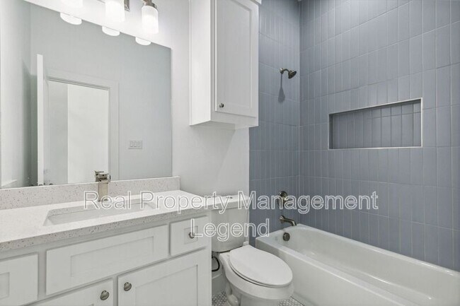 Building Photo - 4031 Vineyard Dr
