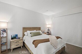 Building Photo - 769 Doheny Way