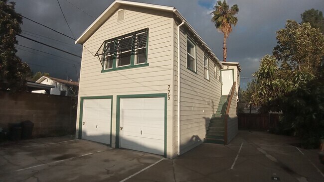 Second floor house - 775 Elmira St