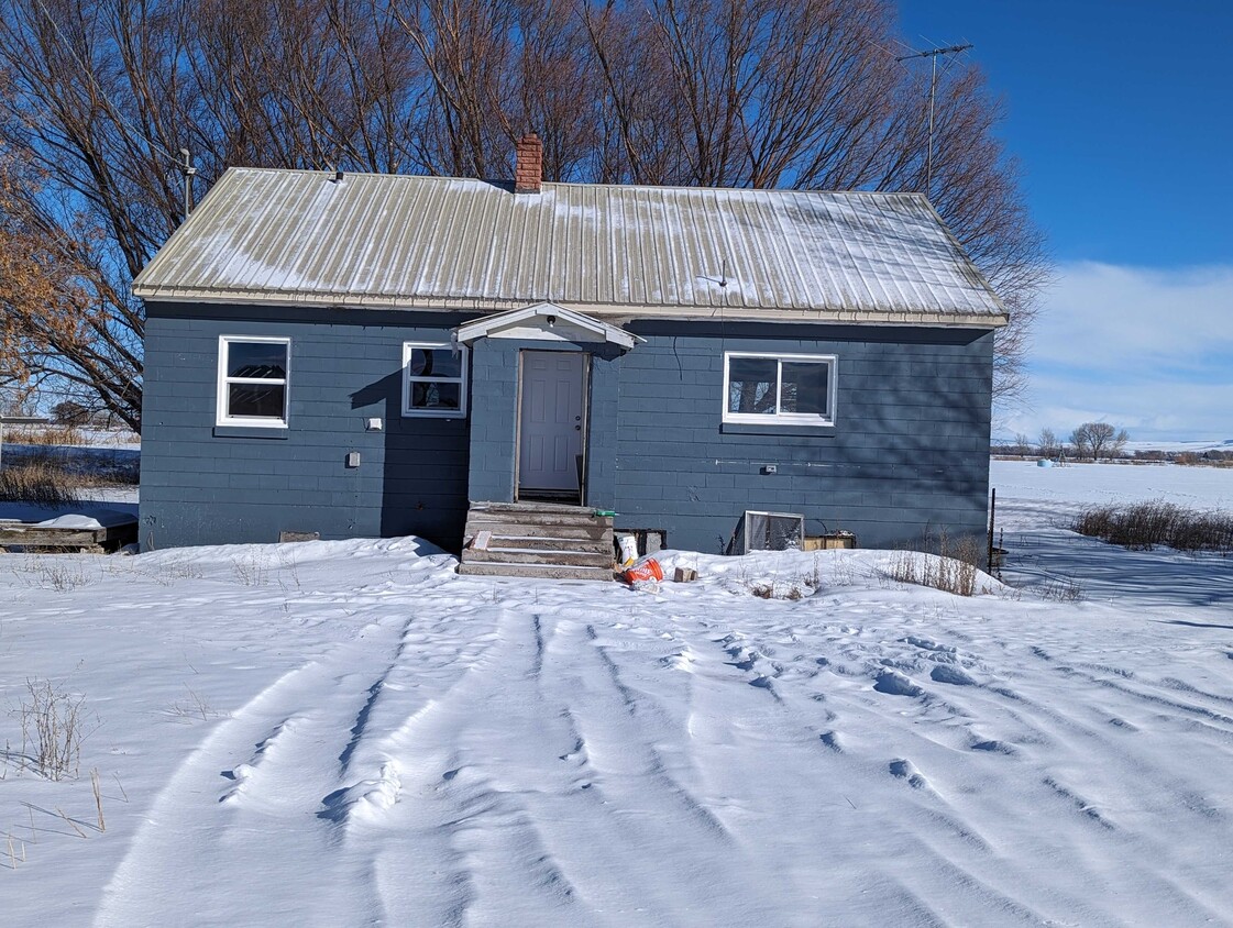 Primary Photo - 592 N 2000 E