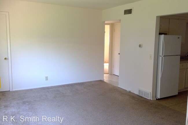 Building Photo - 1633 Randolph Rd